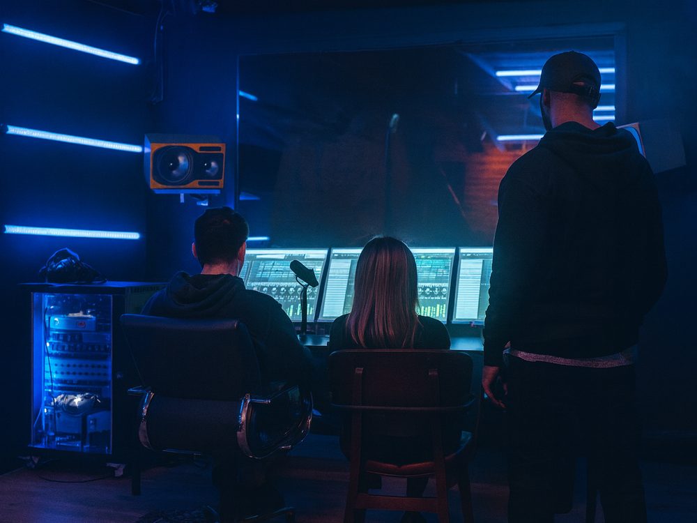 séance de mixage en régie au studio Leizart à Paris